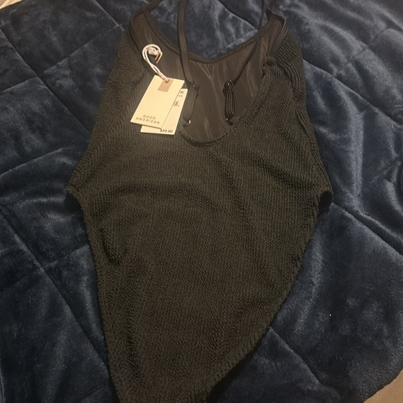 Good American
Always Fit One Piece black S/M - Picture 10 of 12